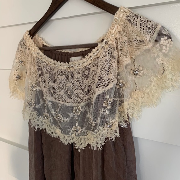 (EUC) Off Shoulder Lace Shift Dress 🤎 - Picture 4 of 6